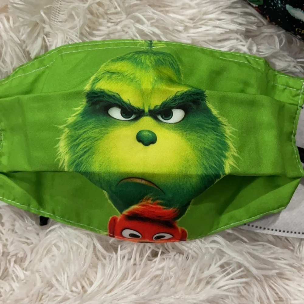 New set/3 Grinch face masks